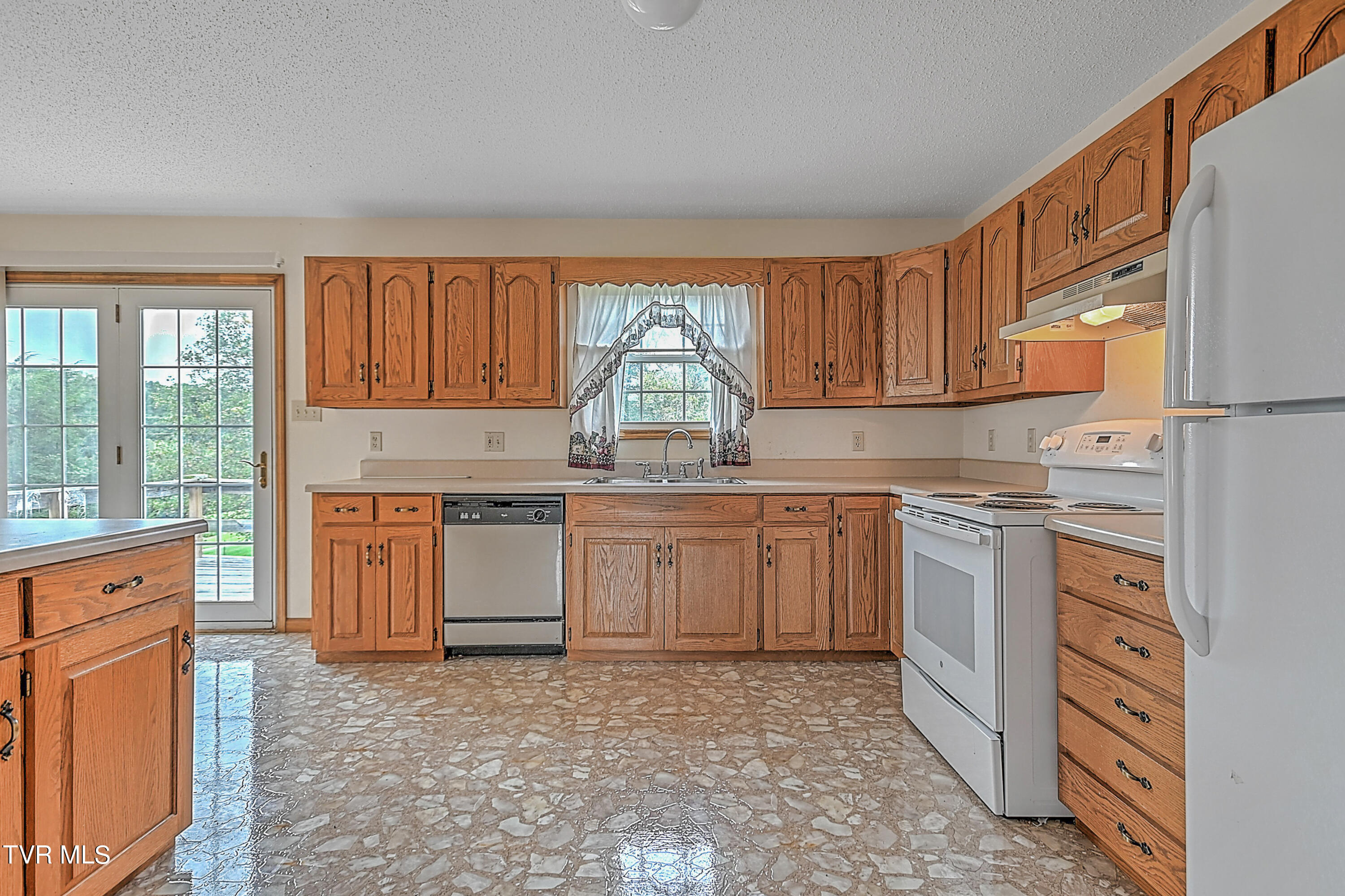 1985 Debusk Road Greeneville, TN 37743 - Photo 8 of 29 8