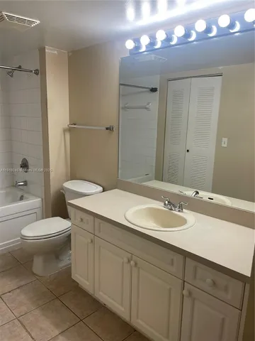 $285,000 | 520 Southeast 5th Avenue, Unit 1607, Fort Lauderdale, FL 33301