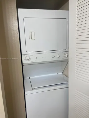 $285,000 | 520 Southeast 5th Avenue, Unit 1607, Fort Lauderdale, FL 33301