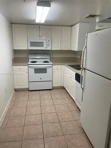 $285,000 | 520 Southeast 5th Avenue, Unit 1607, Fort Lauderdale, FL 33301