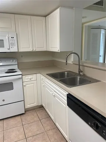 $285,000 | 520 Southeast 5th Avenue, Unit 1607, Fort Lauderdale, FL 33301