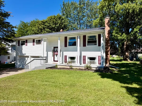 $290,000 | 5004 Plum Hollow Drive, Lansing, MI 48917