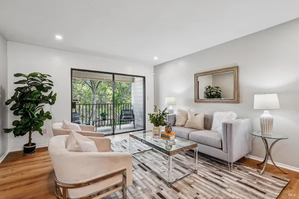 $589,000 | 827 VÃa Casitas, Greenbrae, CA 94904