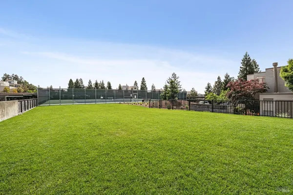 $589,000 | 827 VÃa Casitas, Greenbrae, CA 94904