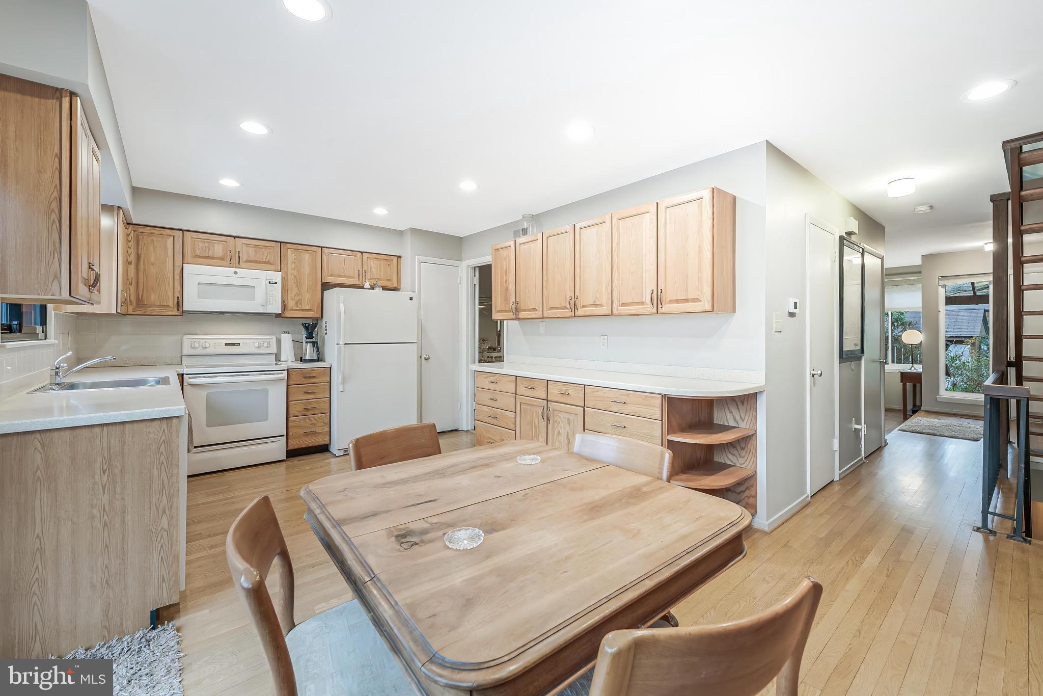 11915 Escalante Court Reston, VA 20191 - Photo 16 of 48