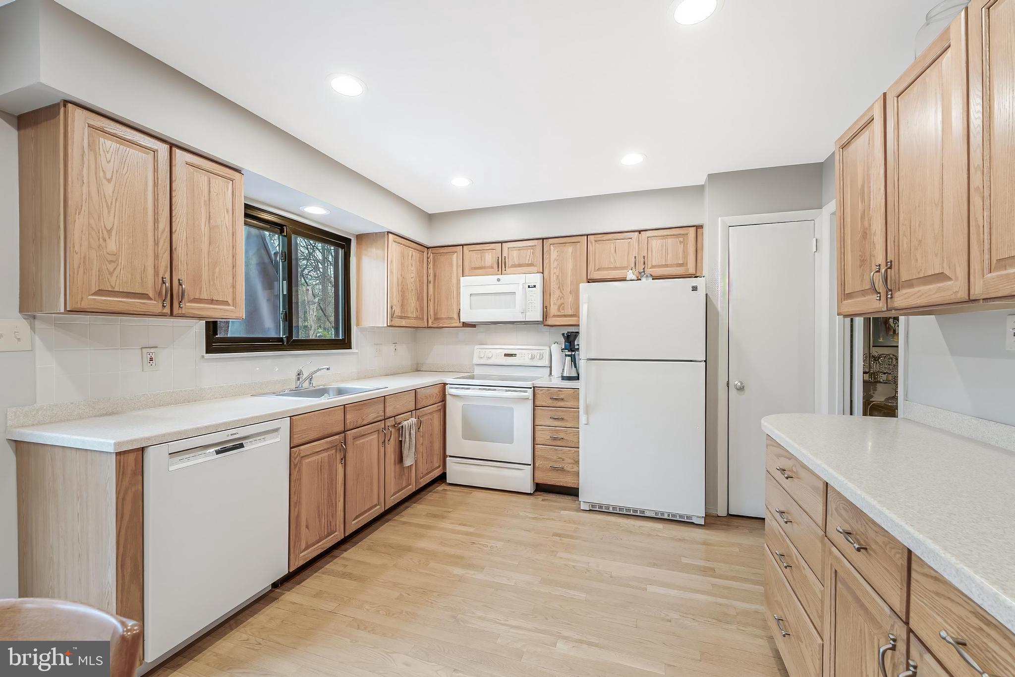 11915 Escalante Court Reston, VA 20191 - Photo 17 of 48