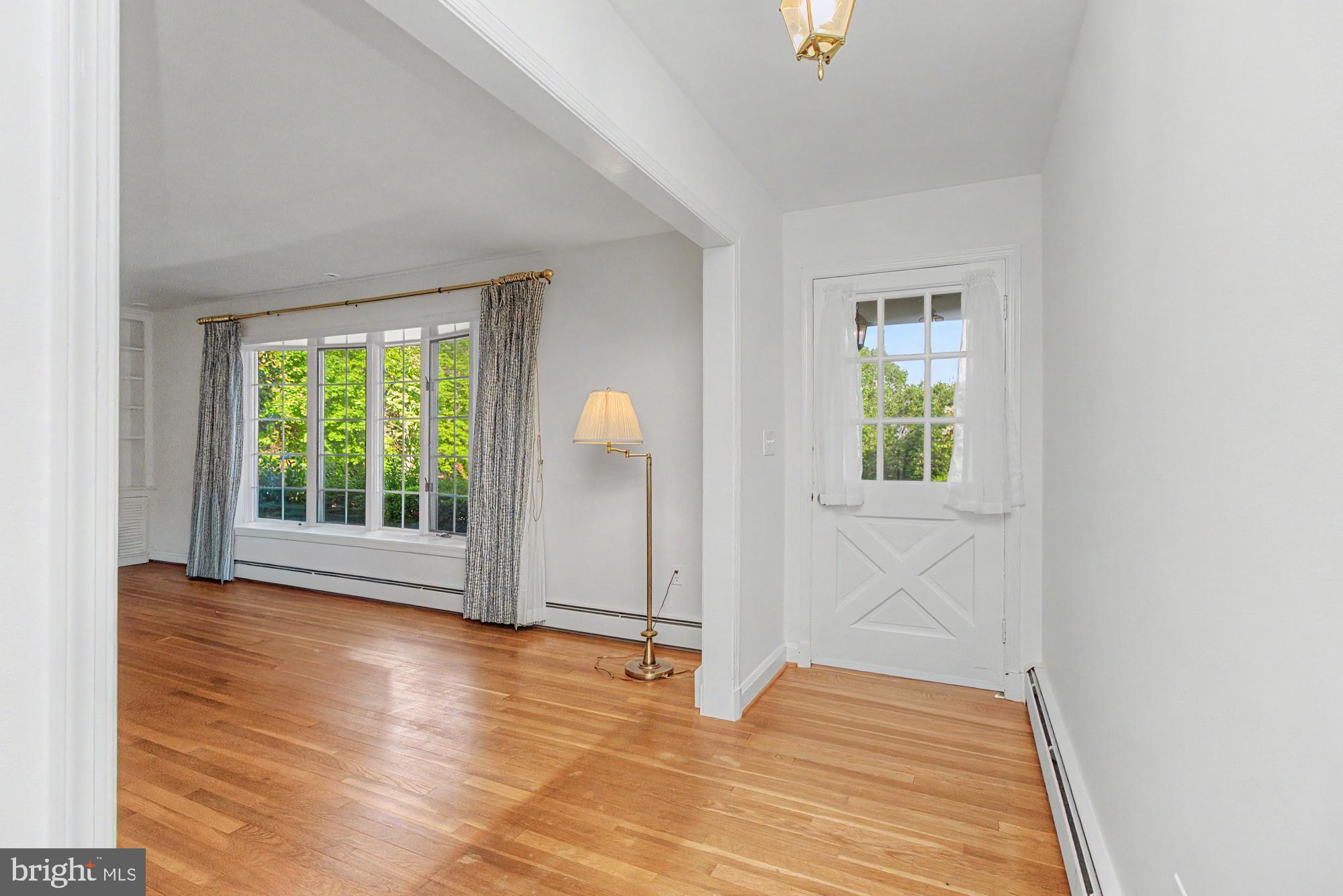 4602 Langshire Road Baldwin, MD 21013 - Photo 9 of 49 Bright and airy entryway awaits you.