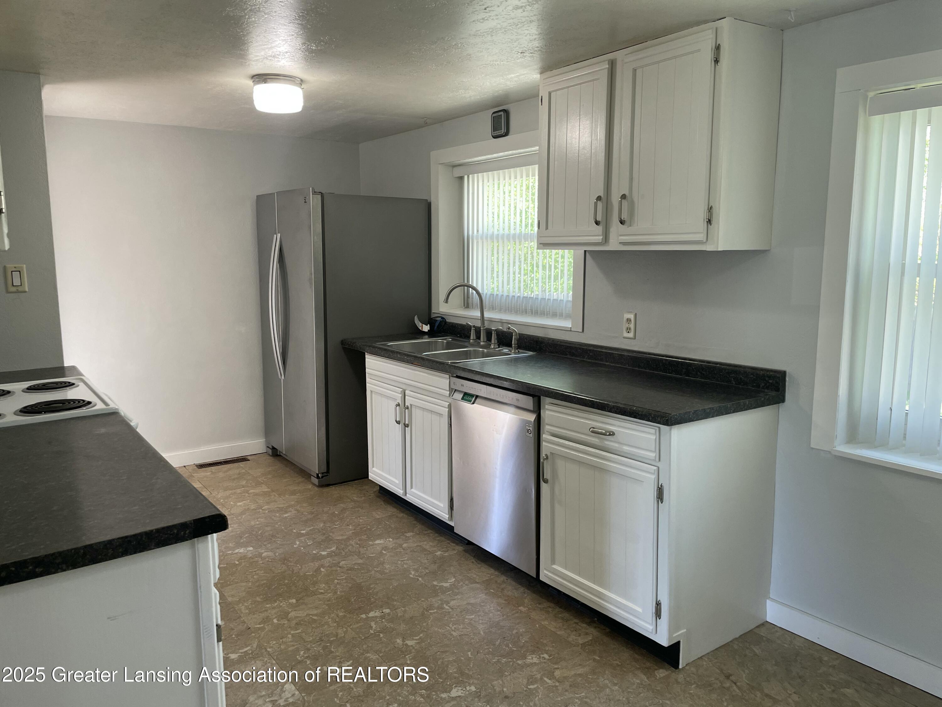 15792 Turner Road Lansing, MI 48906 - Photo 18 of 56 IMG_8234