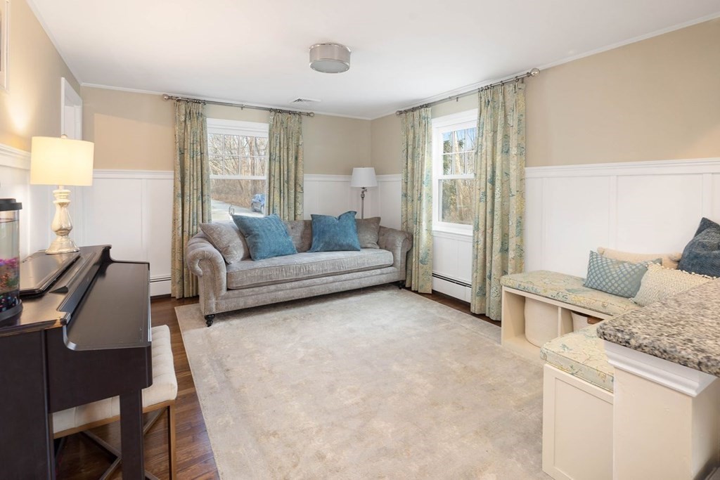 12 Barnes Road Hingham, MA 02043 - Photo 11 of 32 Gallery Image 11