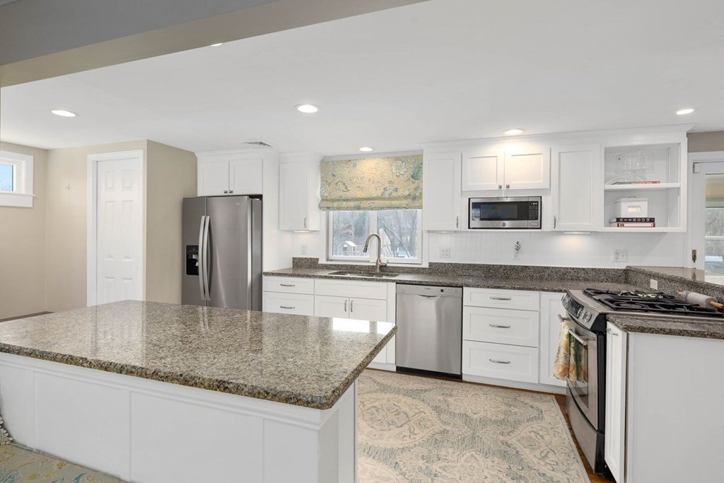 12 Barnes Road Hingham, MA 02043 - Photo 5 of 32 Gallery Image 5