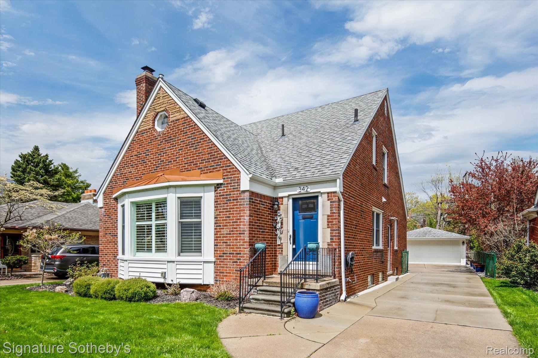 342 Ridgemont Road Grosse Pointe, MI 48236 - Photo 2 of 33 Gallery Image 2