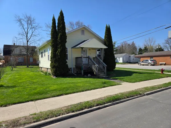 $83,000 | 56 East Lapeer Road, Peck, MI 48466
