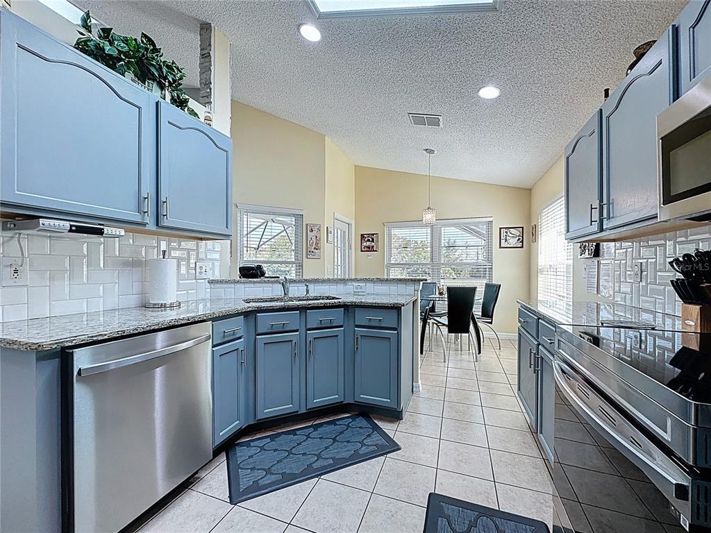 2541 Oneida Loop Kissimmee, FL 34747 - Photo 23 of 67 Gallery Image 23