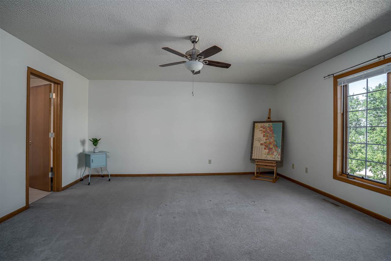 1801 Earl Road Iowa City, IA 52246 - Photo 13 of 21 Gallery Image 13