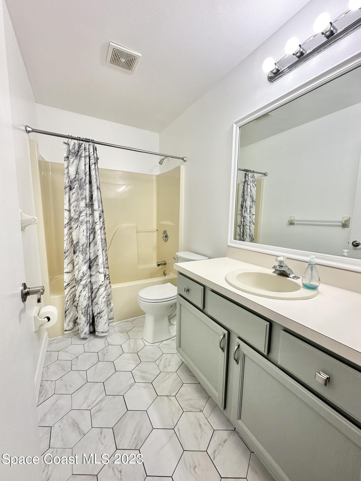 5354 Carrick Road Cocoa, FL 32927 - Photo 17 of 23 hall bathroom