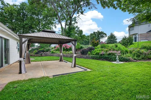 $285,000 | 4542 Frederickton Court, St. Louis, MO 63128
