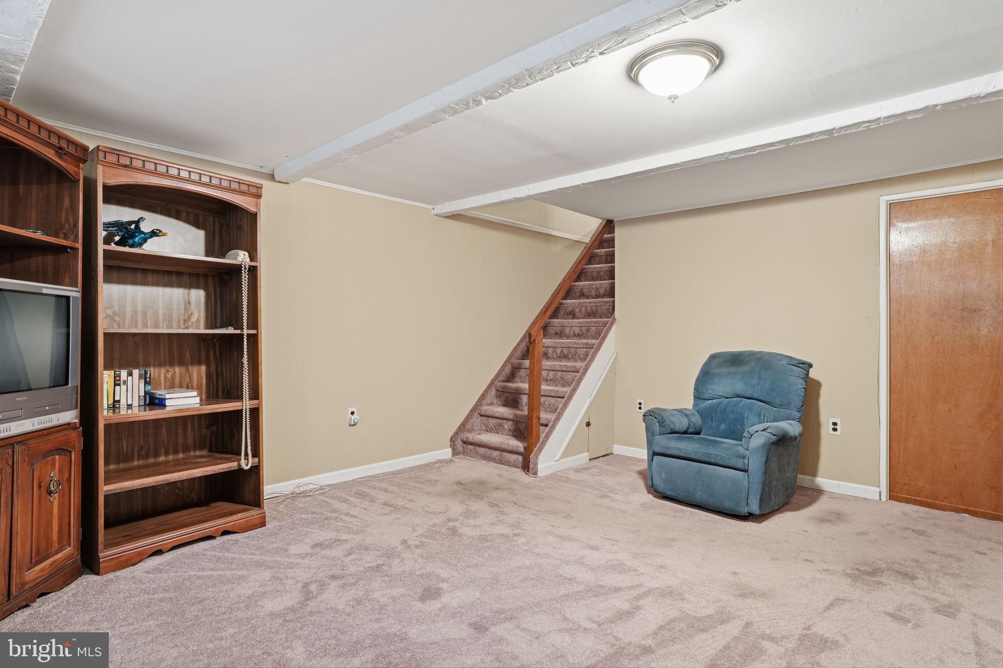 131 Ridgefield Road Philadelphia, PA 19154 - Photo 19 of 27 Lower level family room