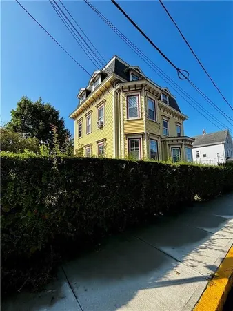 $2,600 | 51 Annandale Road, Unit 2, Newport, RI 02840