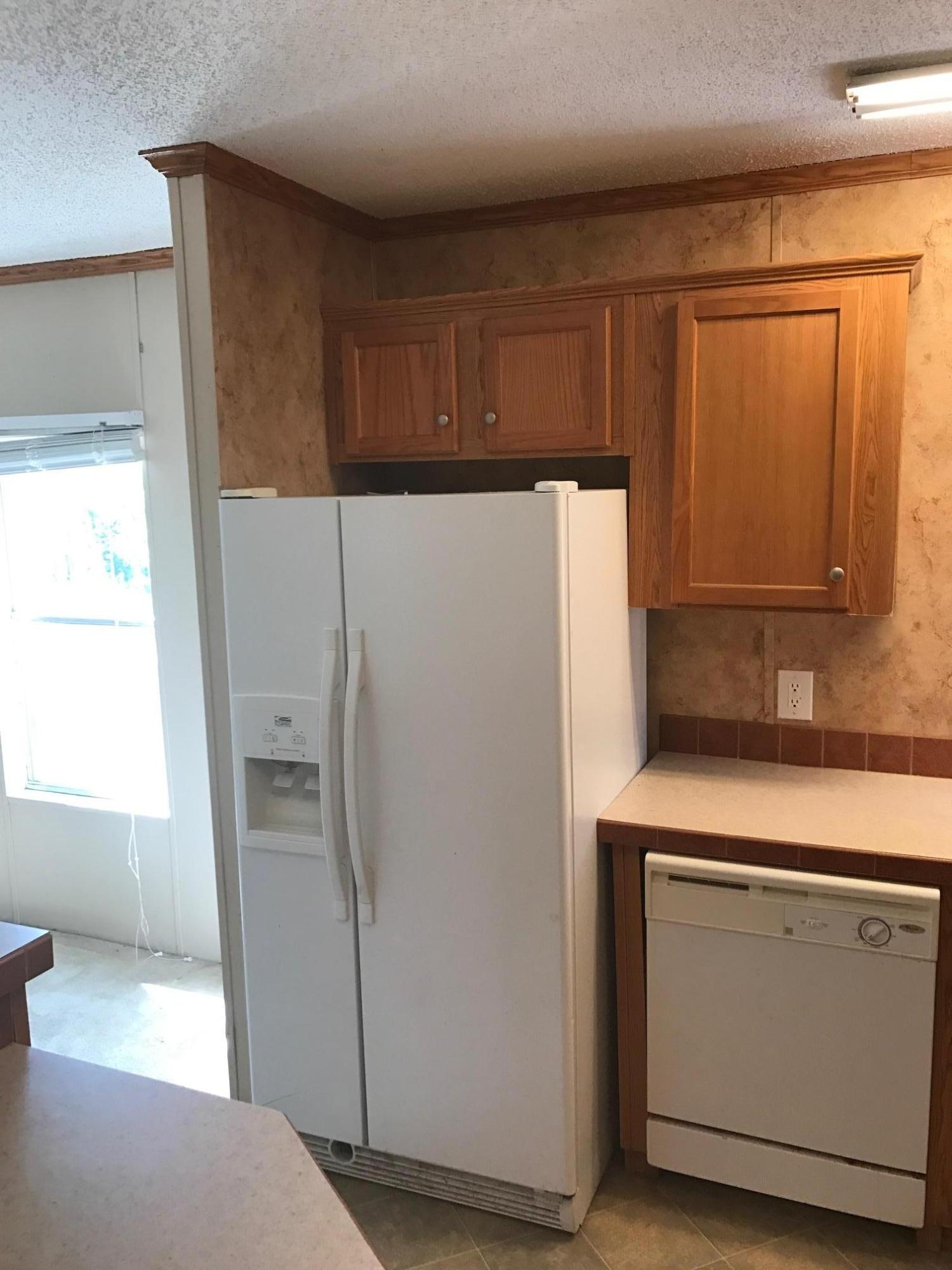 2194 Caswell Road DeFuniak Springs, FL 32433 - Photo 6 of 20 kitchen