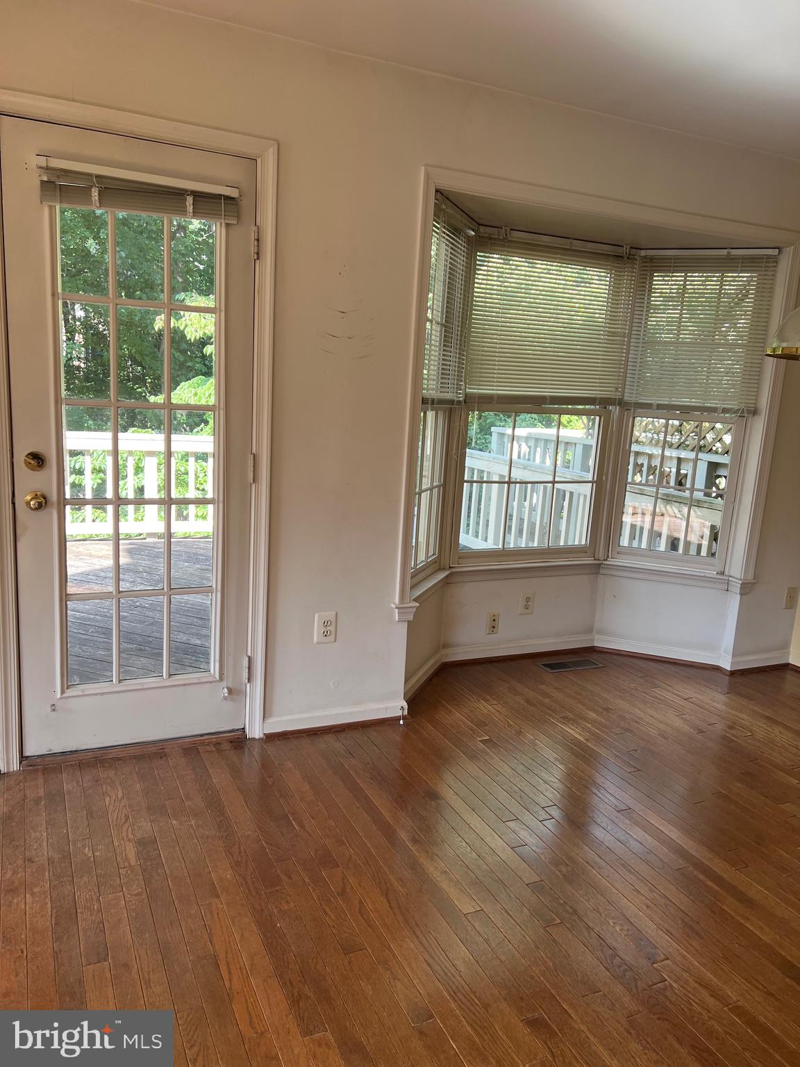 1371 Heritage Oak Way Reston, VA 20194 - Photo 19 of 26