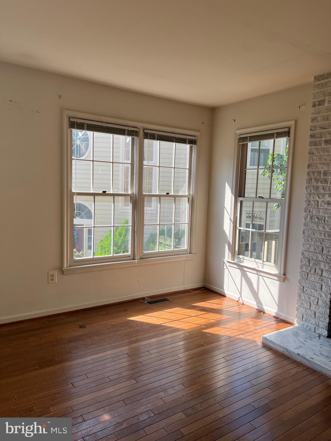 1371 Heritage Oak Way Reston, VA 20194 - Photo 20 of 26