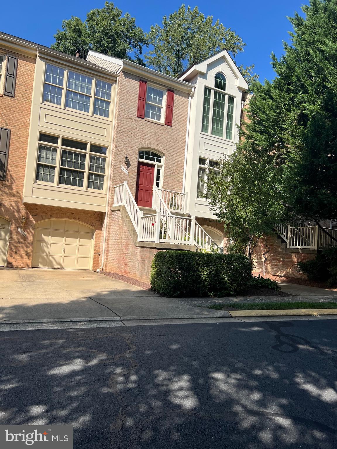 1371 Heritage Oak Way Reston, VA 20194 - Photo 26 of 26