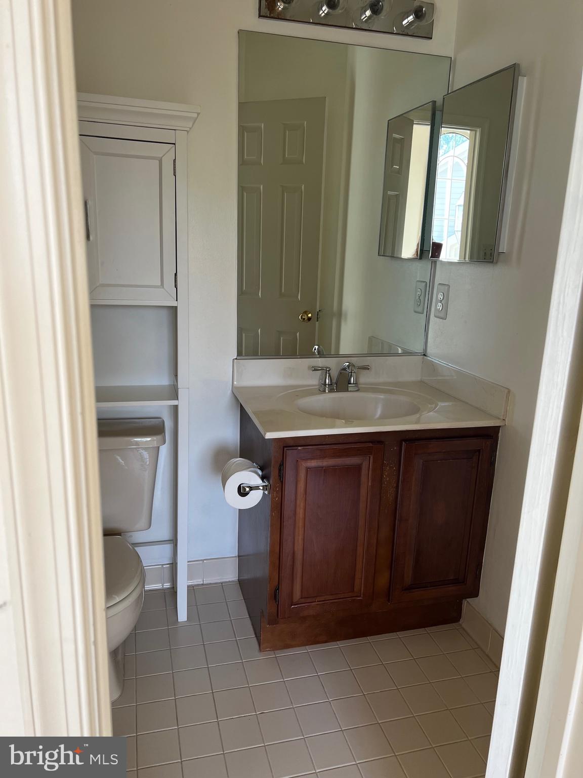 1371 Heritage Oak Way Reston, VA 20194 - Photo 10 of 26