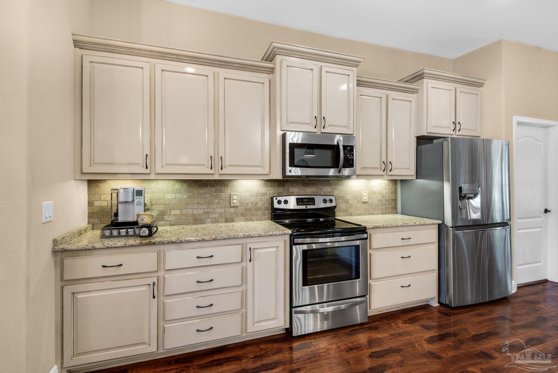 5648 Heatherton Road Milton, FL 32570 - Photo 7 of 46 Gallery Image 7