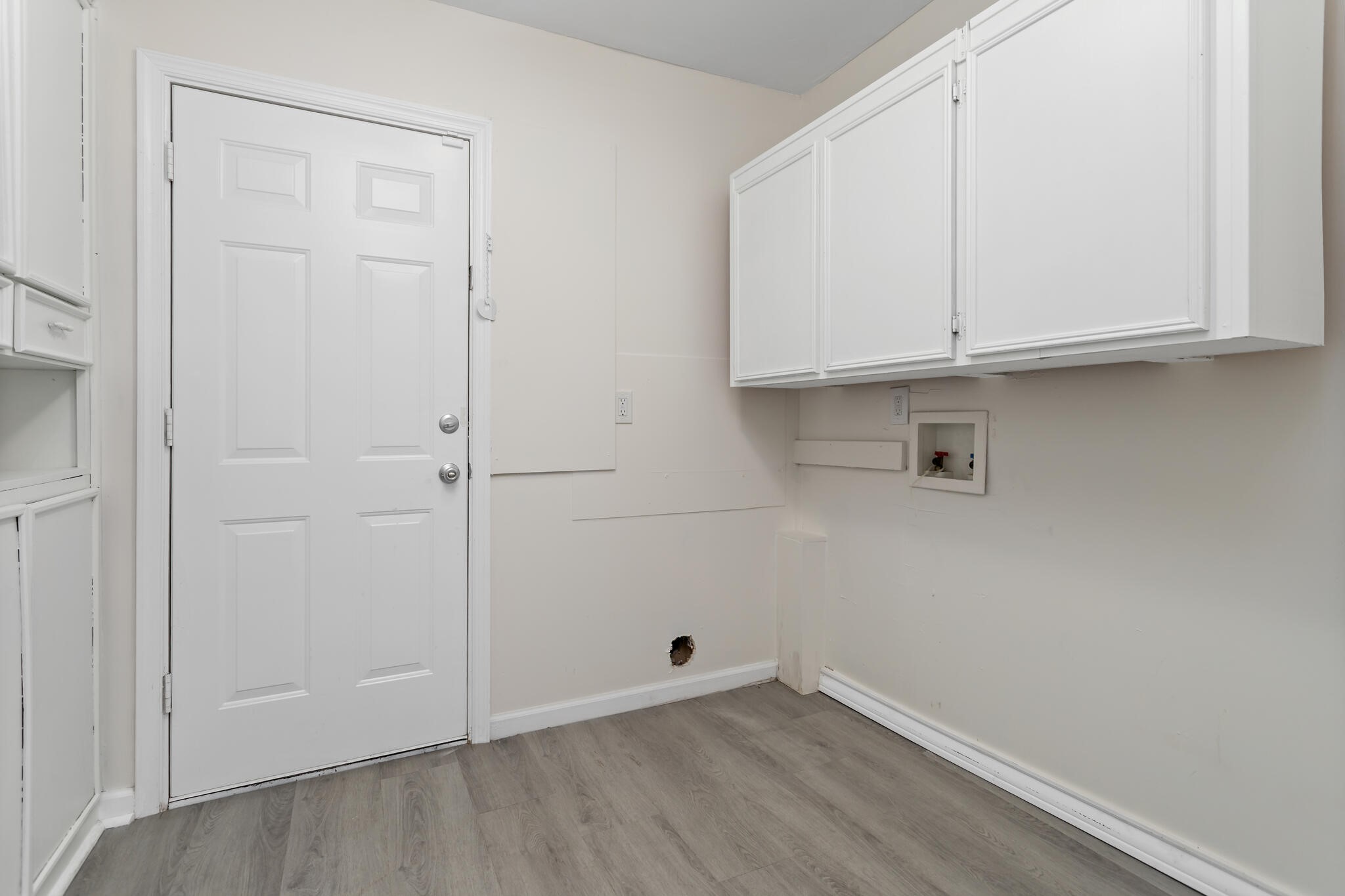 4455 Arthur Street Beaumont, TX 77706 - Photo 13 of 23 a view of an empty room