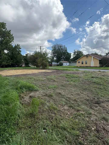 a view of an outdoor space and yard