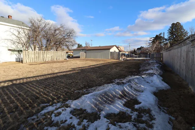 $24,900 | 1306 Lake Shore Drive West, Ashland, WI 54806