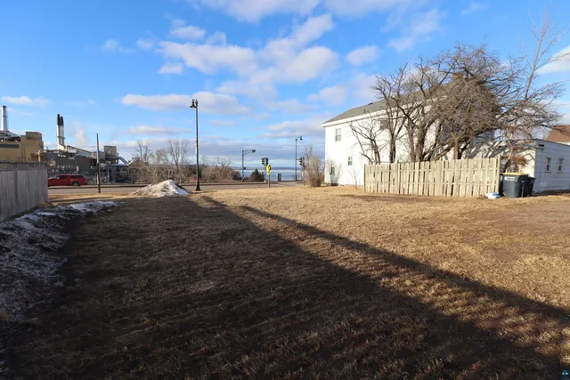 $24,900 | 1306 Lake Shore Drive West, Ashland, WI 54806