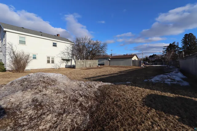 $24,900 | 1306 Lake Shore Drive West, Ashland, WI 54806