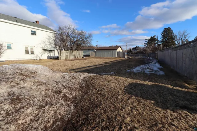 $24,900 | 1306 Lake Shore Drive West, Ashland, WI 54806