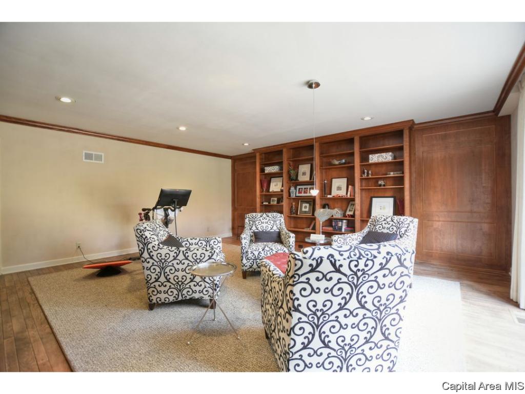 2130 Sylvan Road Springfield, IL 62704 - Photo 15 of 35 Gallery Image 15