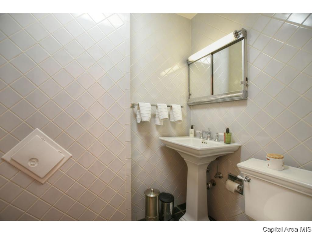 2130 Sylvan Road Springfield, IL 62704 - Photo 17 of 35 Gallery Image 17