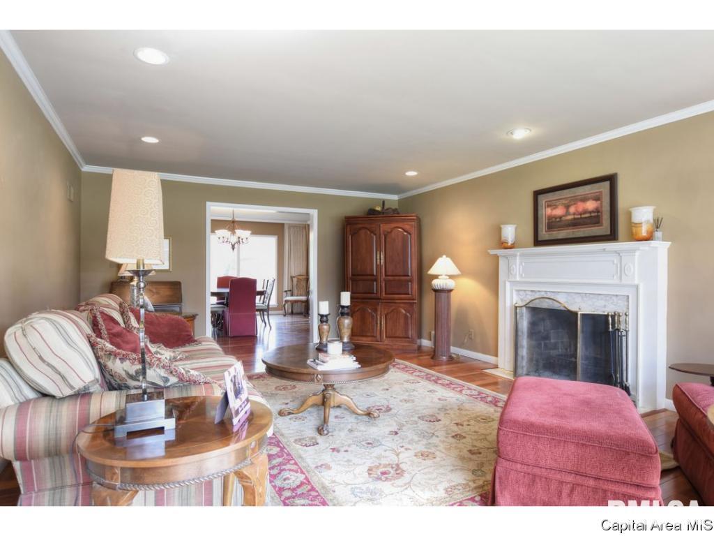 2130 Sylvan Road Springfield, IL 62704 - Photo 3 of 35 Gallery Image 3
