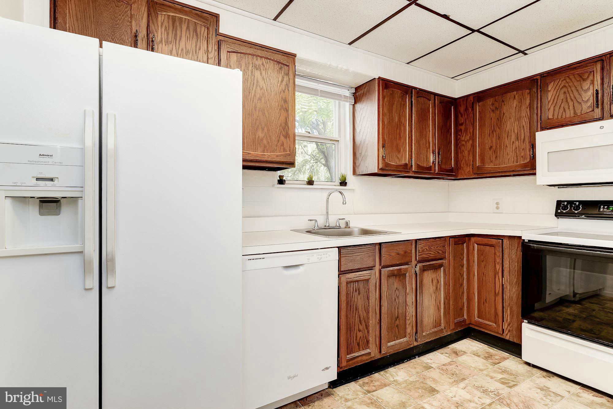 8105 Edgewater Road Clearwater Beach, MD 21226 - Photo 9 of 26 Kitchen