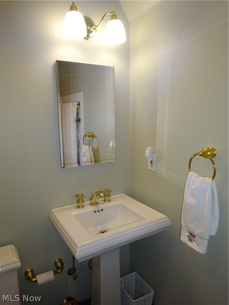 3358 Elsmere Road Cleveland, OH 44120 - Photo 17 of 25 Gallery Image 17
