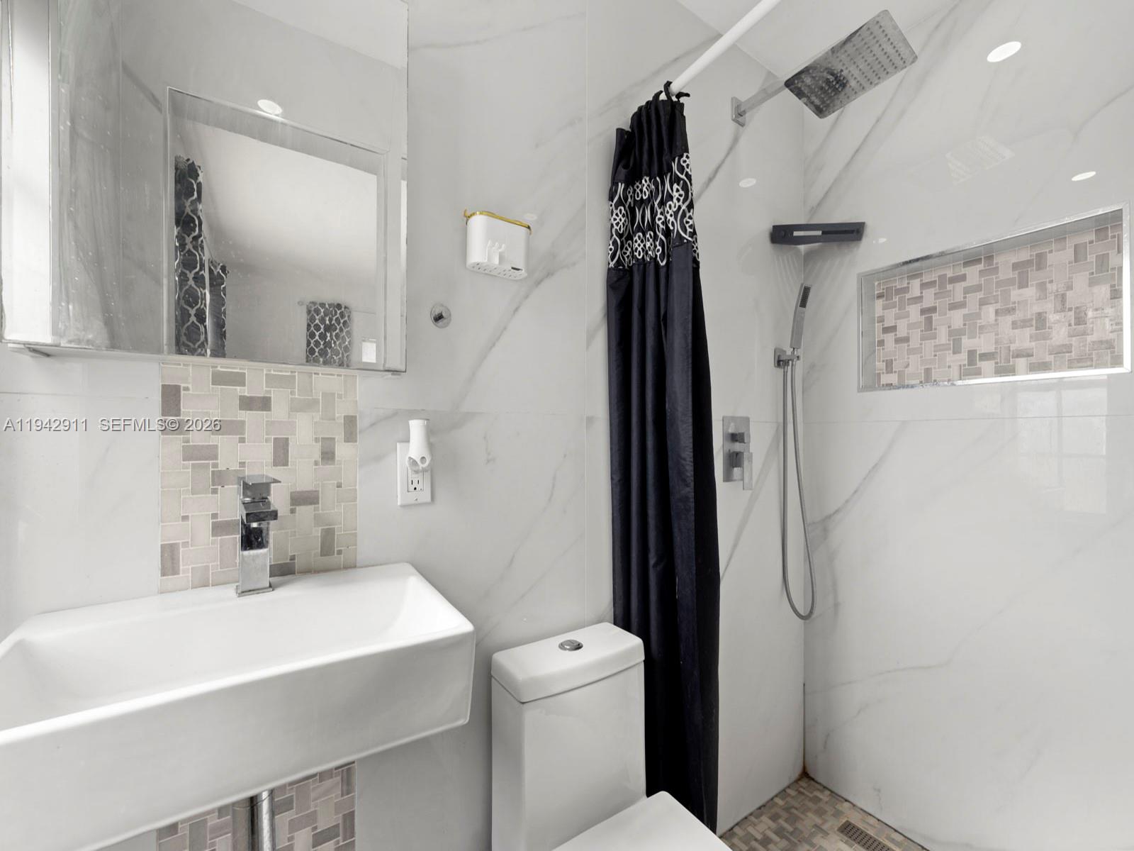 355 West 62nd Street Hialeah, FL 33012 - Photo 21 of 44 Photo 21
