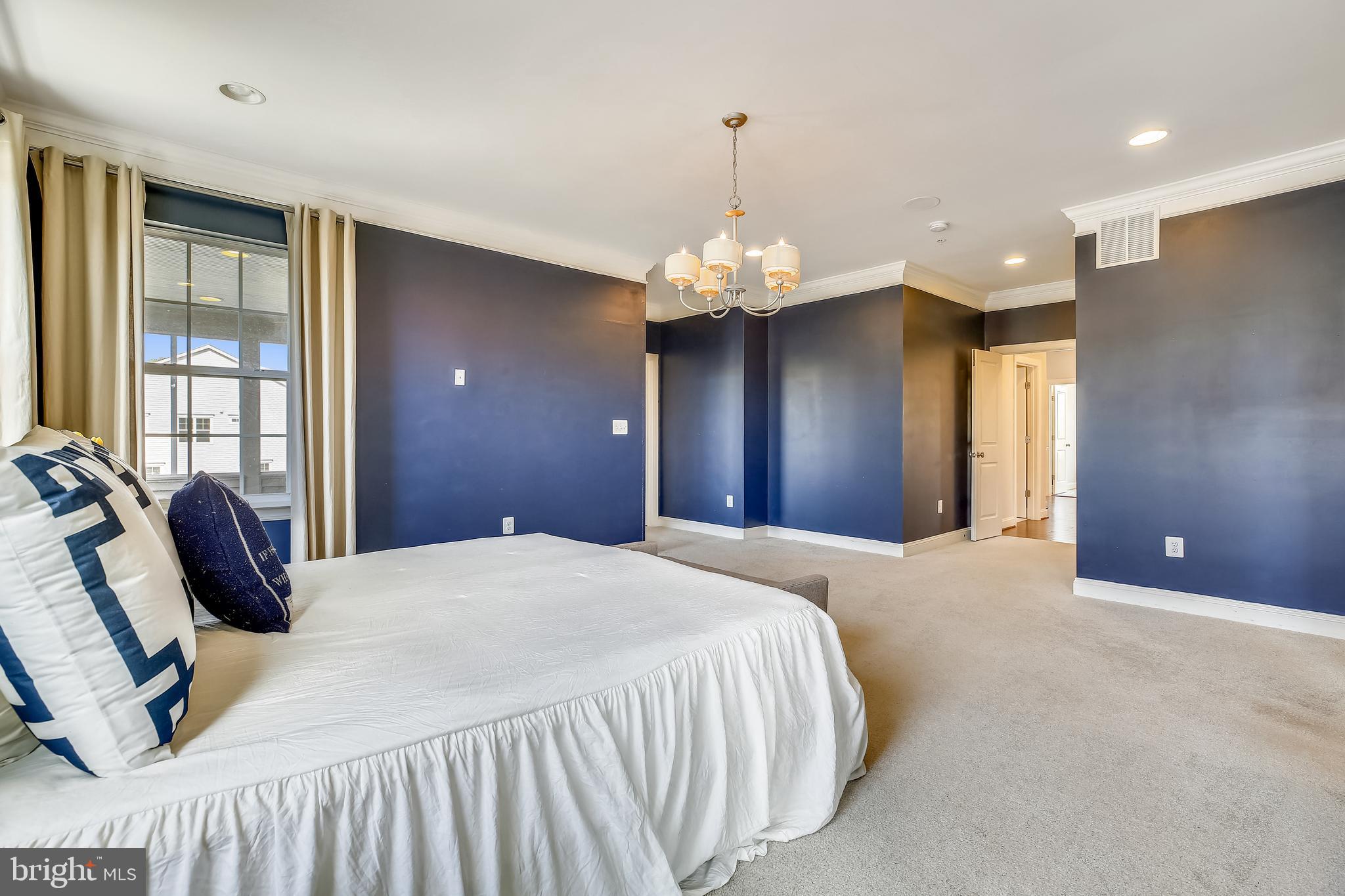 13376 Redspire Drive Silver Spring, MD 20906 - Photo 40 of 67 Crown moldings, dramatic paint & tasteful lighting