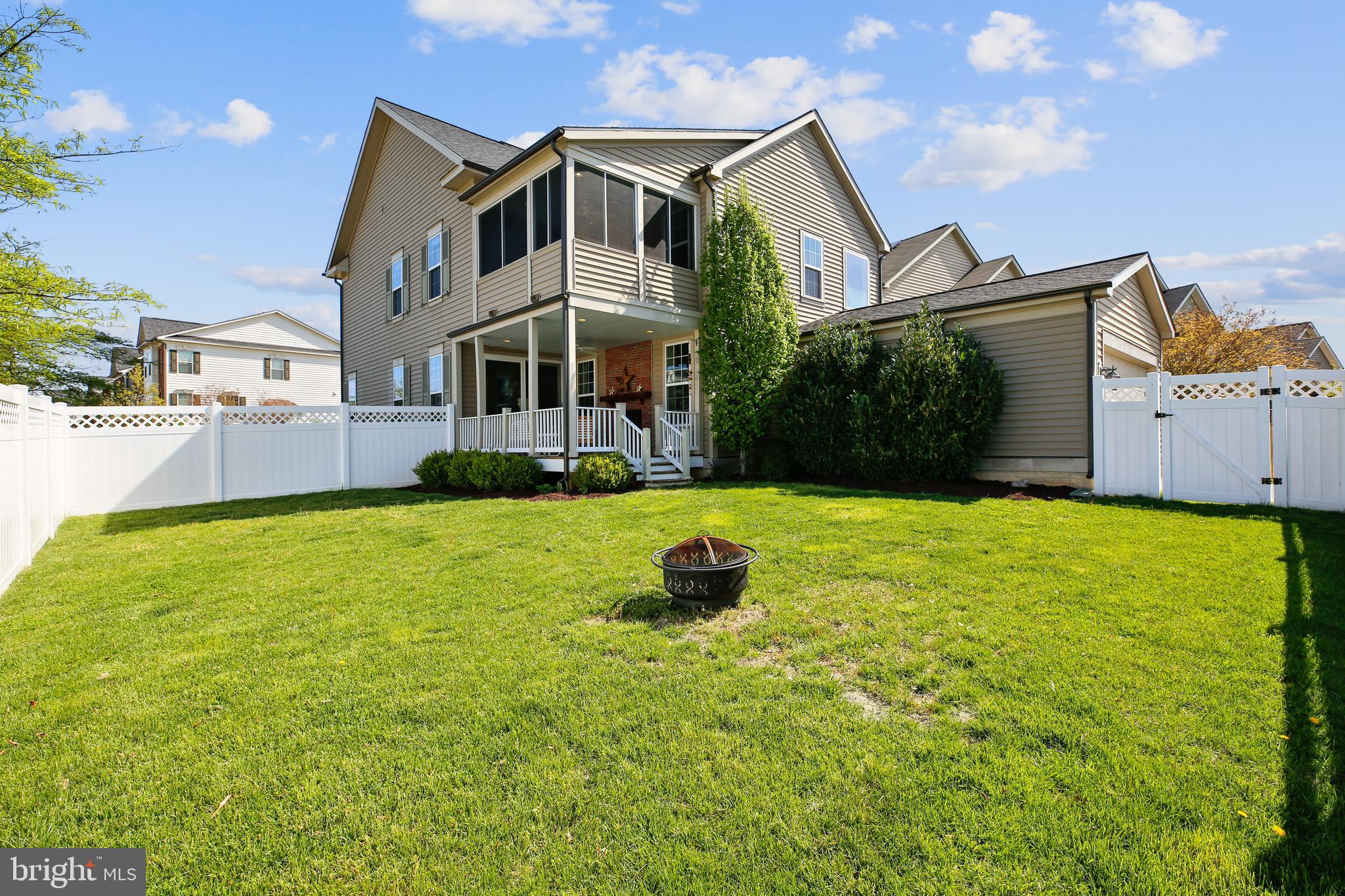 13376 Redspire Drive Silver Spring, MD 20906 - Photo 4 of 67 TWO STORIES of indoor/outdoor living!