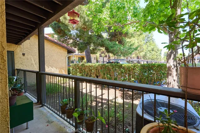 $590,000 | 25591 Indian Hill Lane, Unit E, Laguna Hills, CA 92653