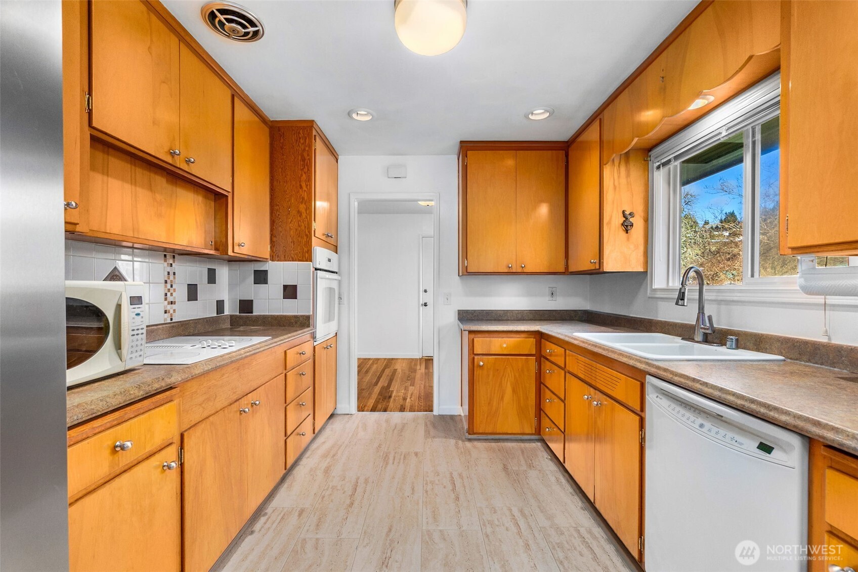 602 Southwest 19th Street Chehalis, WA 98532 - Photo 8 of 33