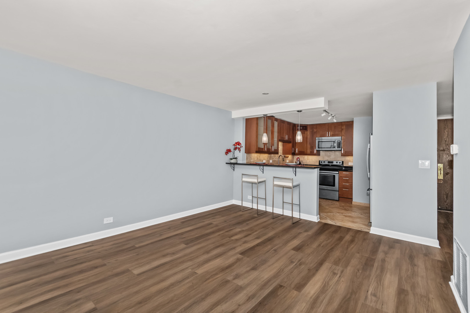 5855 North Sheridan Road, Unit 19F Chicago, IL 60660 - Photo 12 of 25 Gallery Image 12