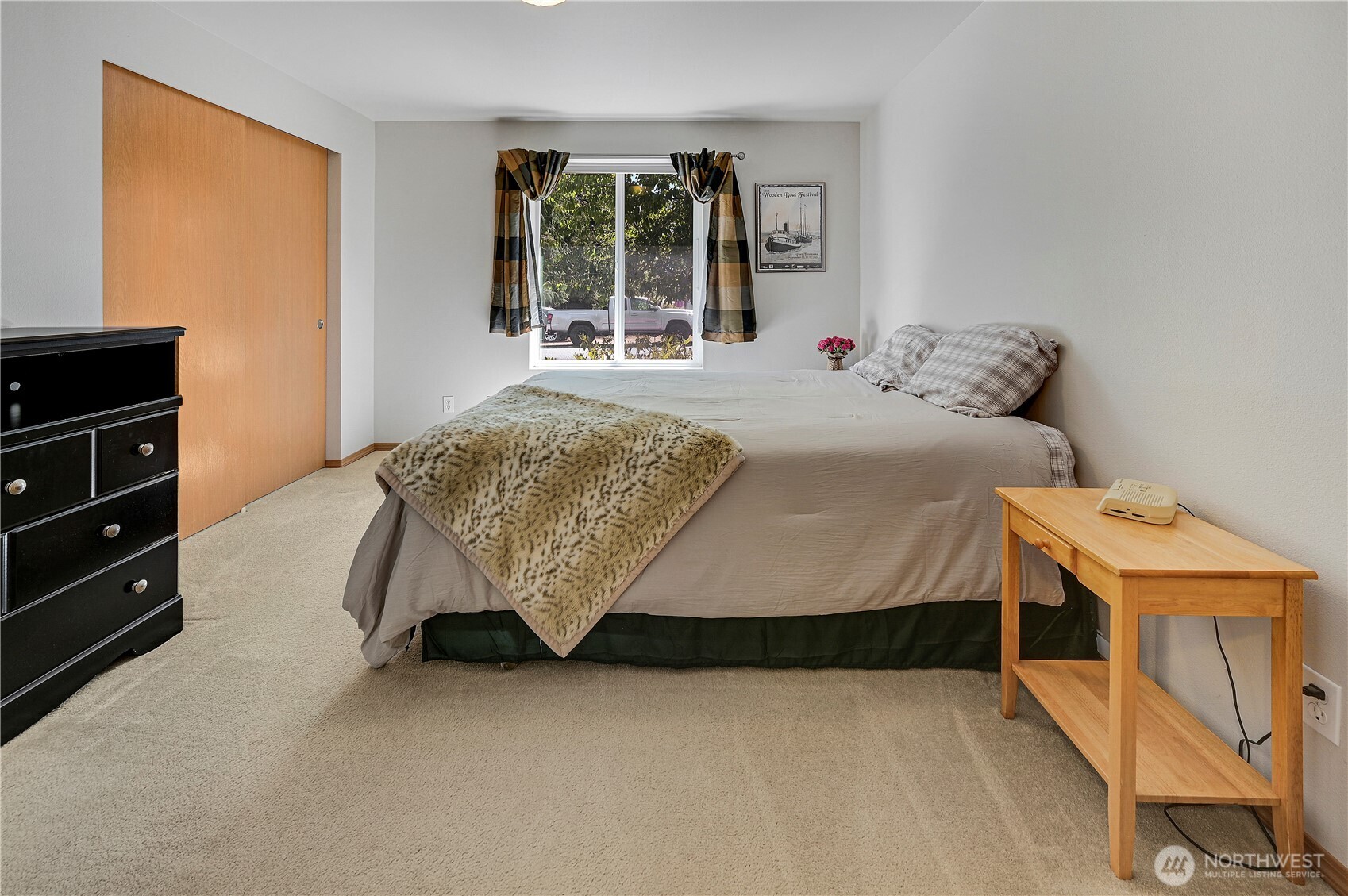 31 2nd Street Port Hadlock, WA 98339 - Photo 21 of 38 a bedroom with a bed and a window
