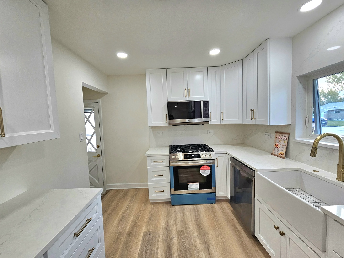 7434 Emerson Street Morton Grove, IL 60053 - Photo 6 of 40