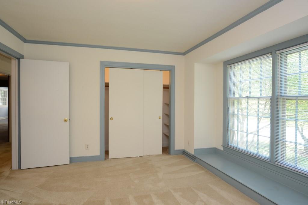 910 Wimbledon Place High Point, NC 27262 - Photo 28 of 30 Gallery Image 28