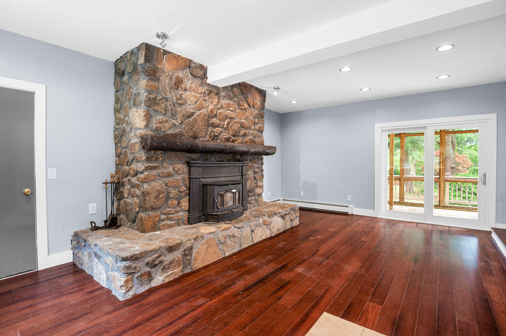 16 Stevenson Road Kittery, ME 03904 - Photo 12 of 56 DSC_0233