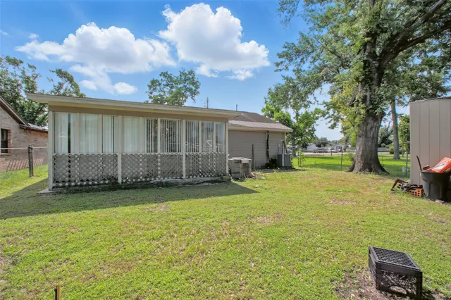 $290,000 | 1911 Thonig Road, Houston, TX 77055